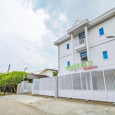 Emerald Residence Medan Buitenkant foto