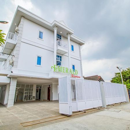 Emerald Residence Medan Buitenkant foto