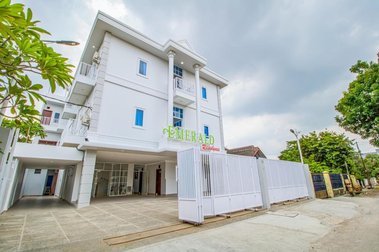 Emerald Residence Medan Buitenkant foto