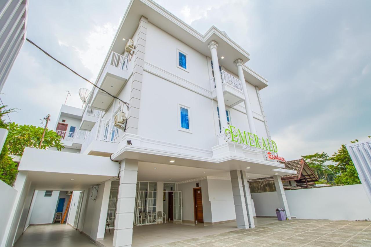 Emerald Residence Medan Buitenkant foto